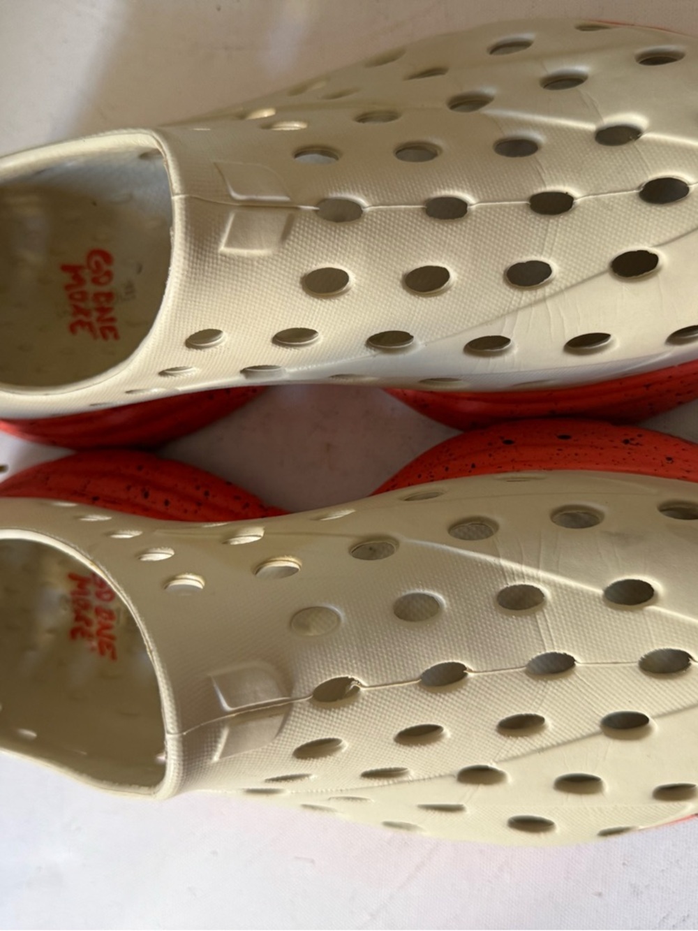 Kavu Coral-Orange Textured Sole Accent - Picture 2 of 5